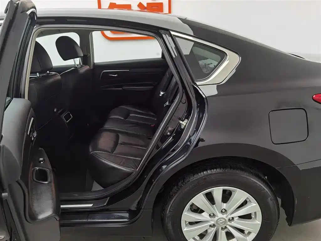 NISSAN TEANA 2018