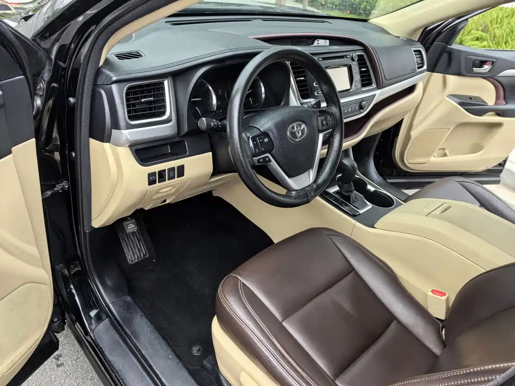 TOYOTA HIGHLANDER 2015