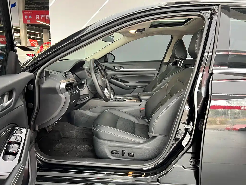 NISSAN TEANA 2022