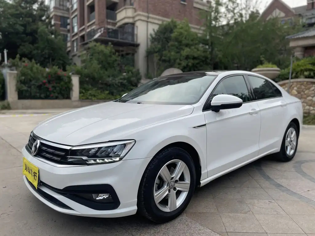 VOLKSWAGEN LAMANDO 2021