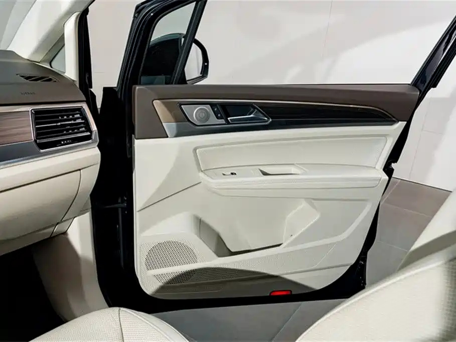 VOLKSWAGEN VILORAN 2021