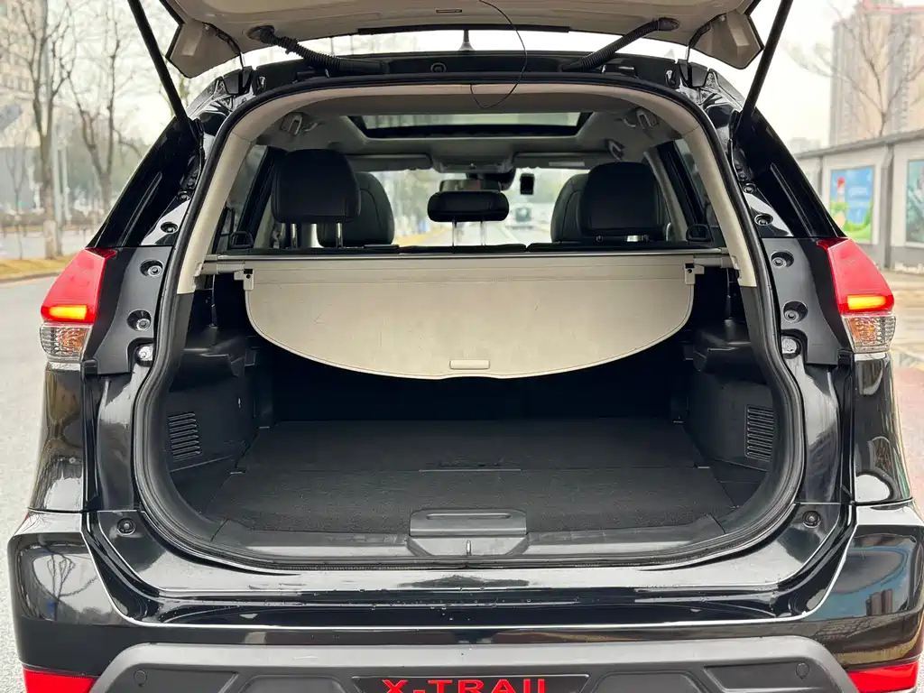 NISSAN X-TRAIL 2019