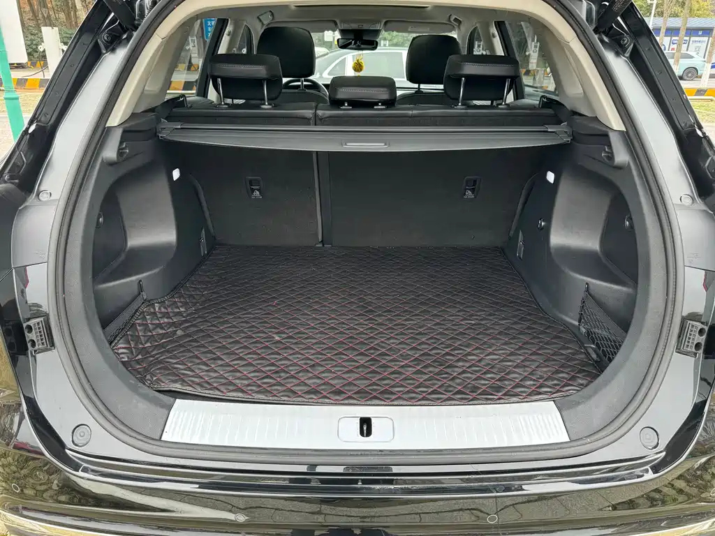 HONGQI HS5 2023
