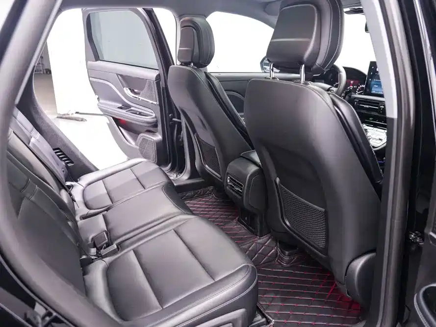 LINCOLN ADVENTURER 2021