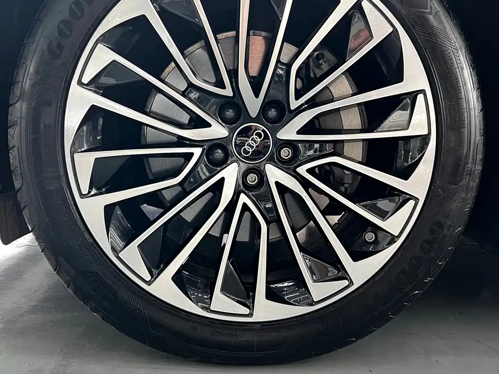 AUDI A7L 2024