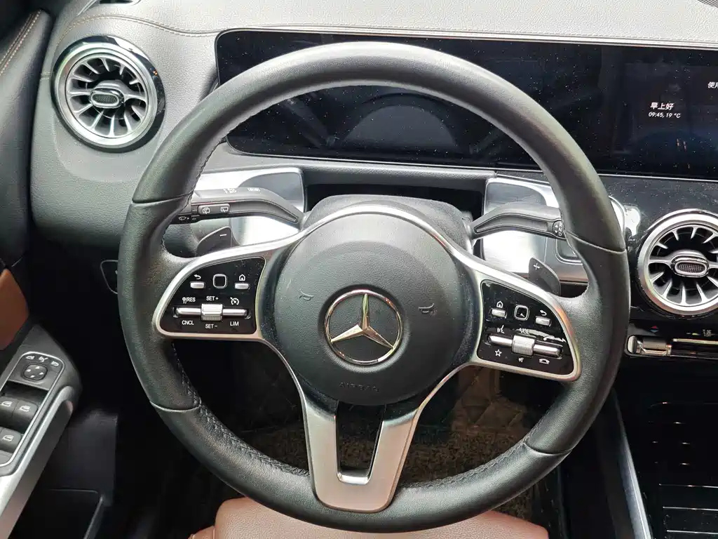 MERCEDES BENZ GLB 2021