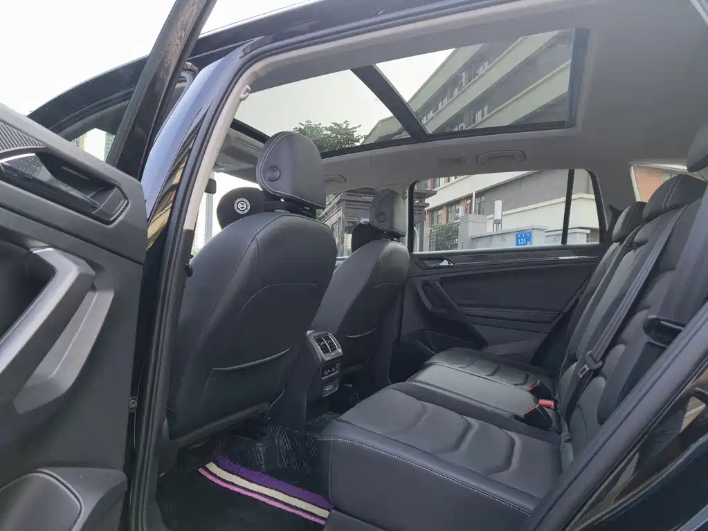 VOLKSWAGEN TIGUAN L 2020