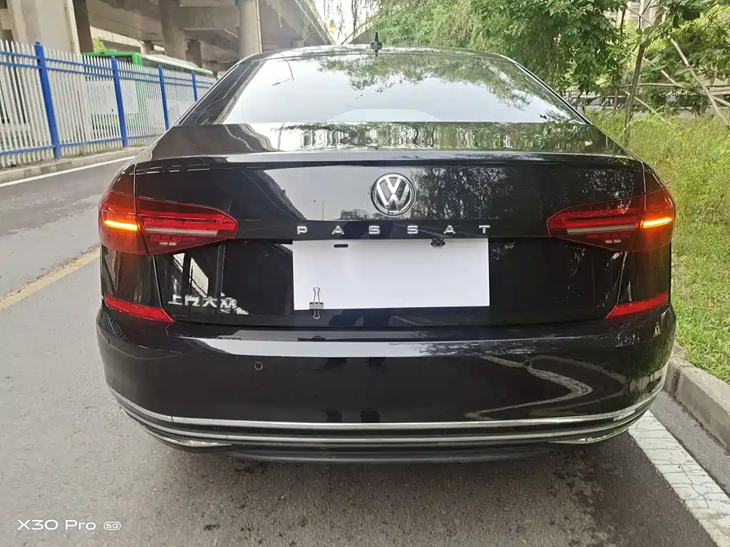 VOLKSWAGEN PASSAT 2020