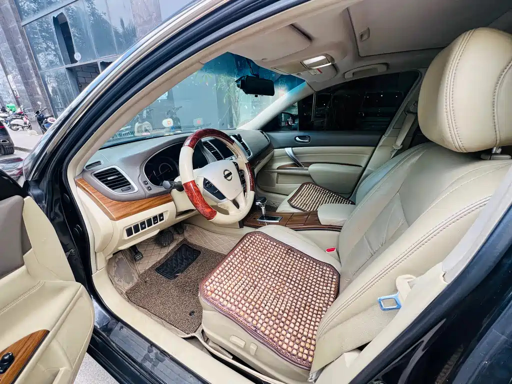 NISSAN TEANA 2011
