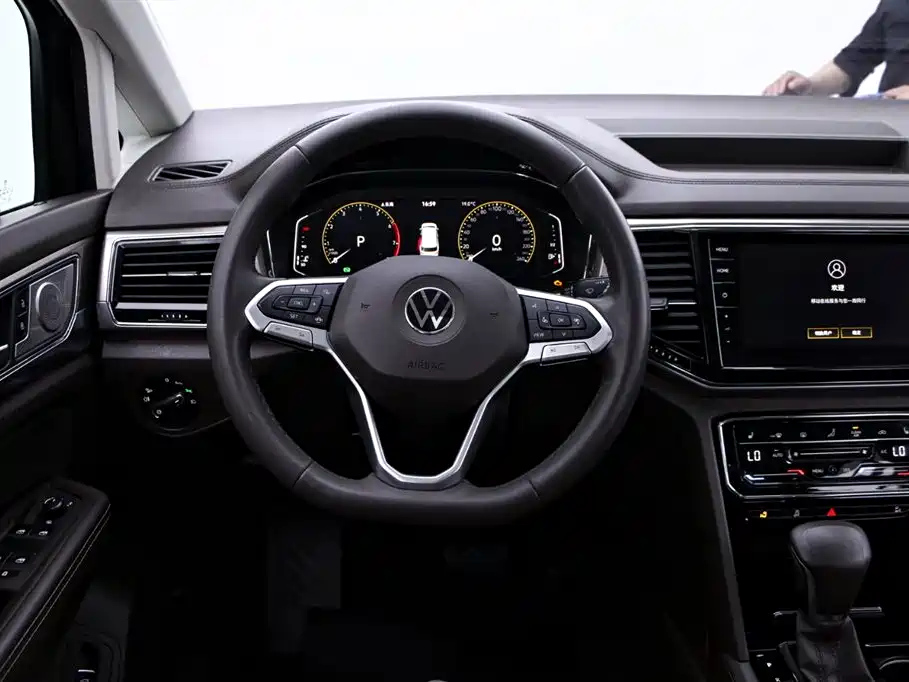 VOLKSWAGEN VILORAN 2022