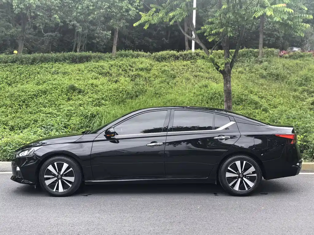 NISSAN TEANA 2021