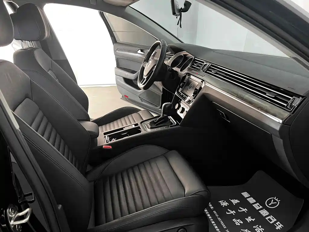 VOLKSWAGEN MAGOTAN 2020