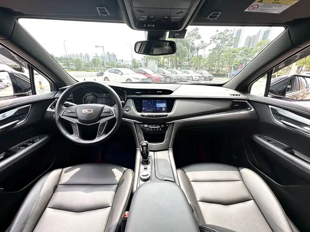 CADILLAC XT5 2021