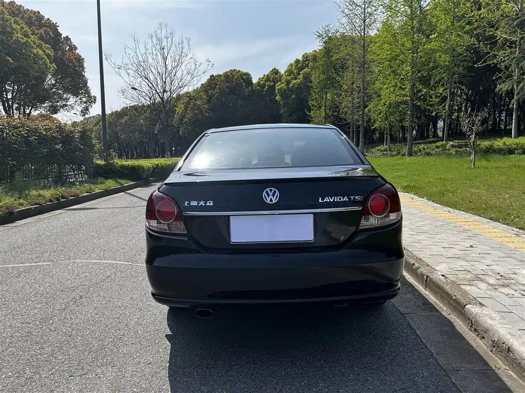 VOLKSWAGEN LAVIDA 2010