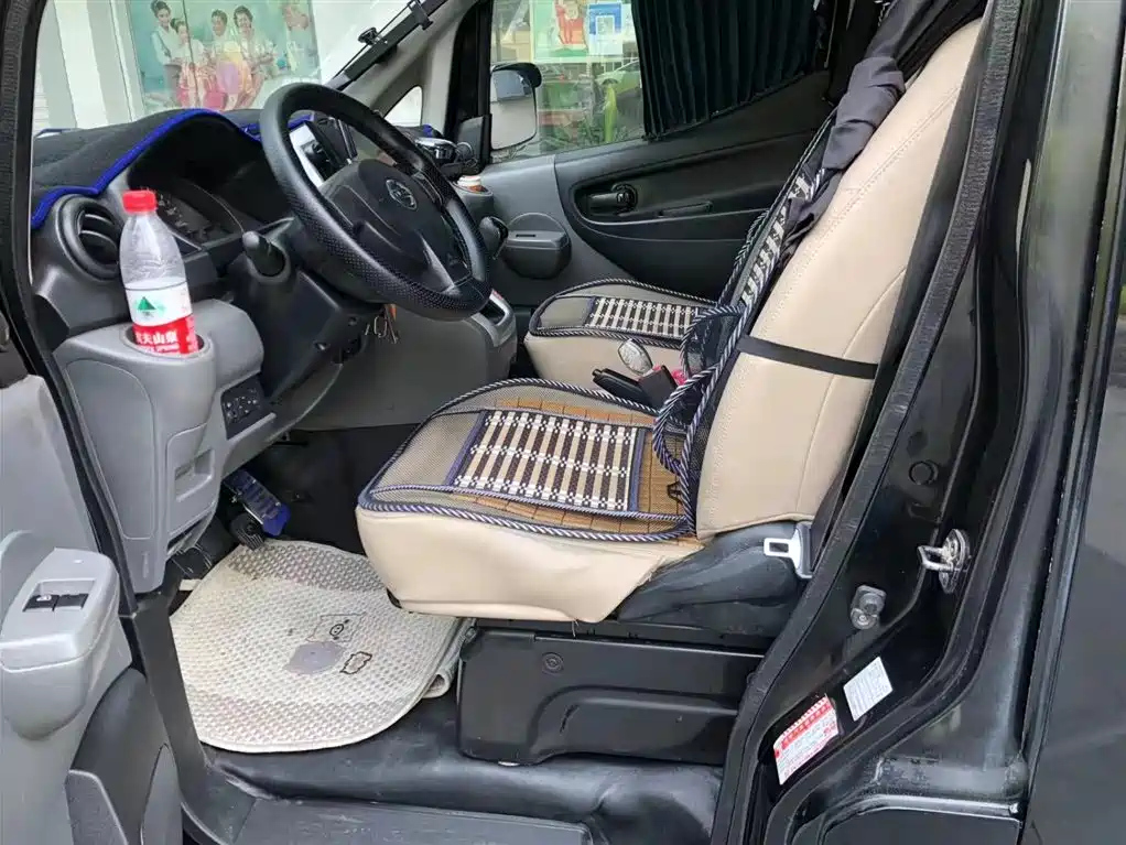 NISSAN NV200 2011