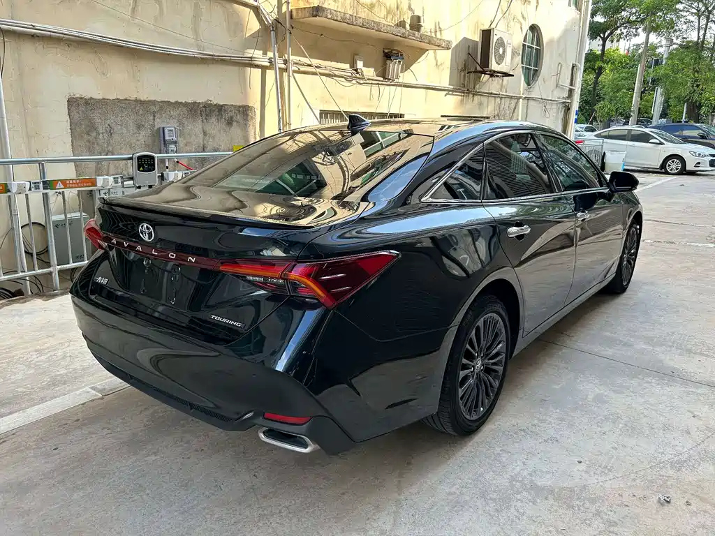 TOYOTA AVALON 2019