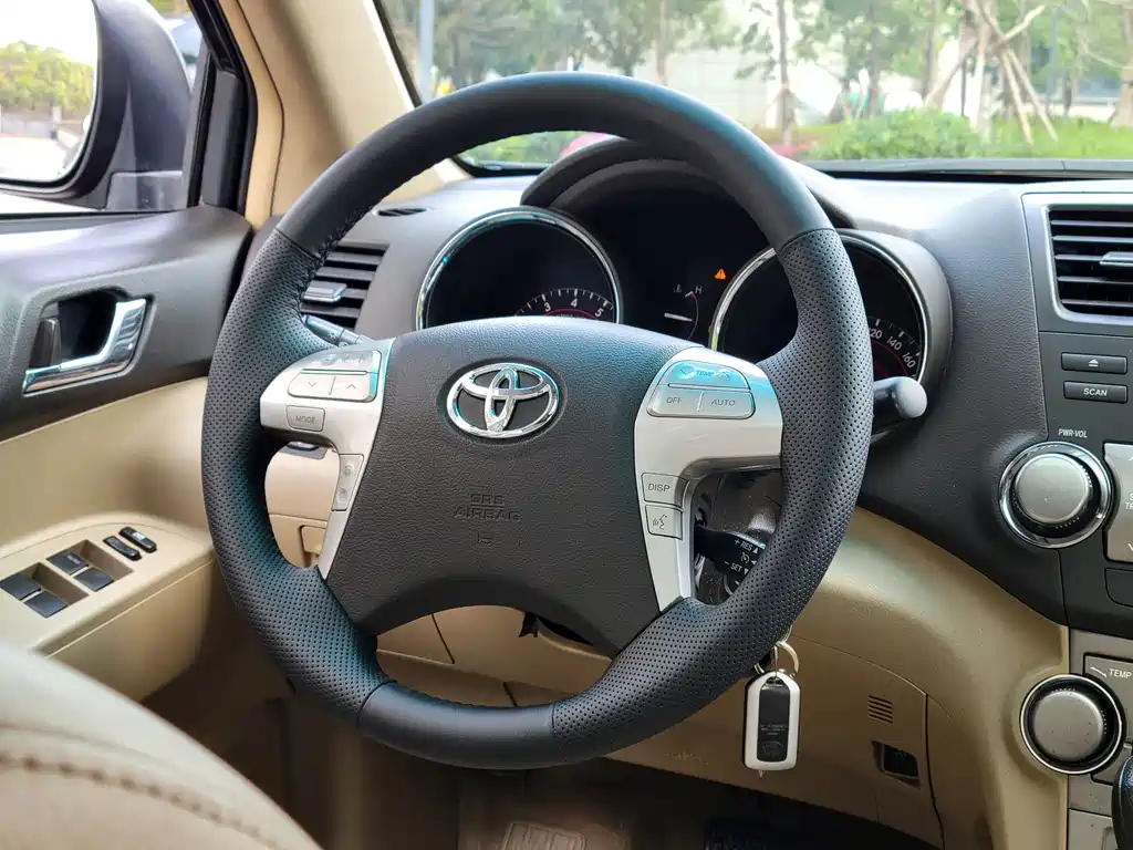 TOYOTA HIGHLANDER 2009