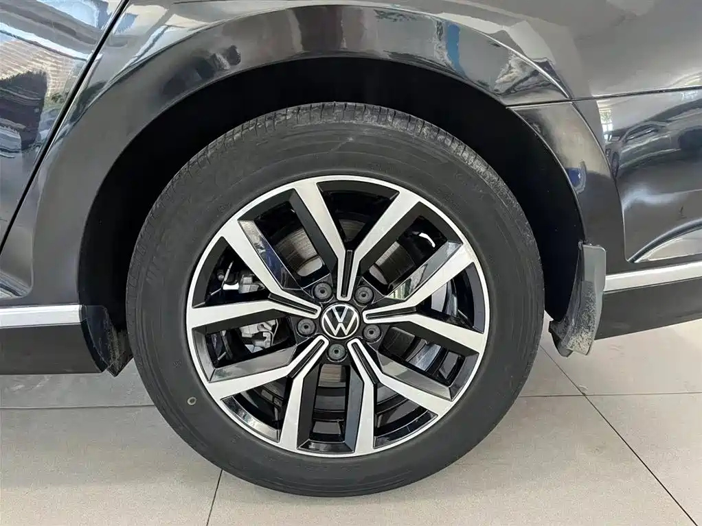 VOLKSWAGEN MAGOTAN 2021