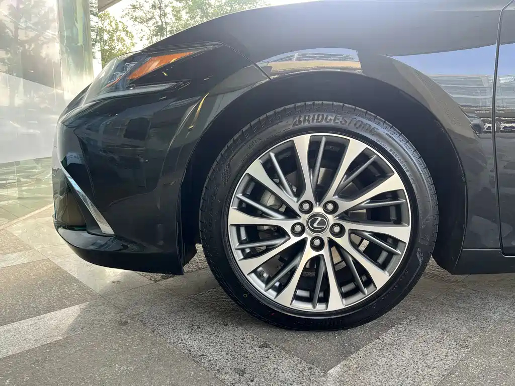 LEXUS ES 2021