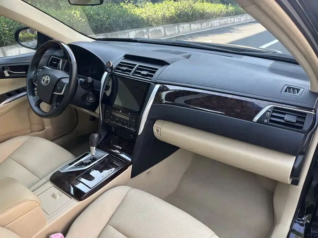 TOYOTA CAMRY 2016