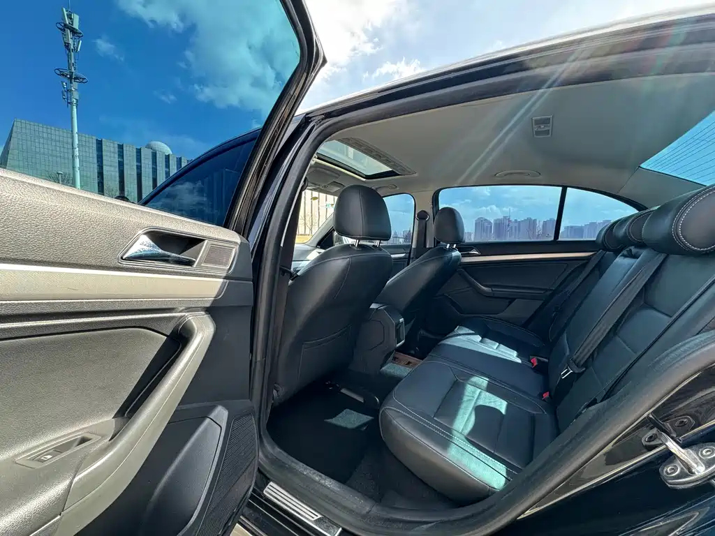 VOLKSWAGEN LAVIDA 2017