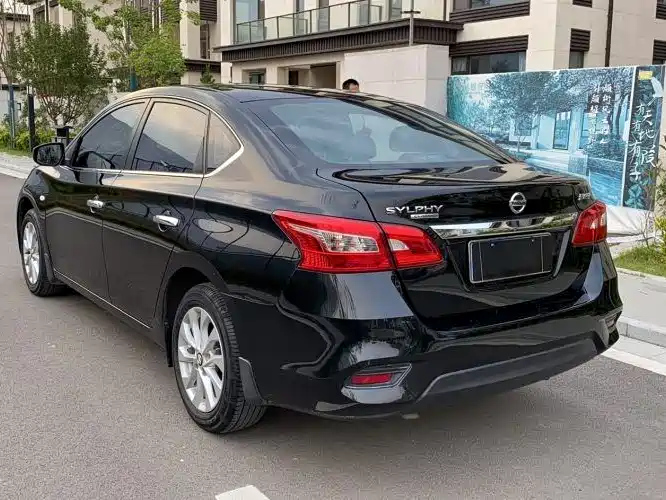 NISSAN SYLPHY 2020