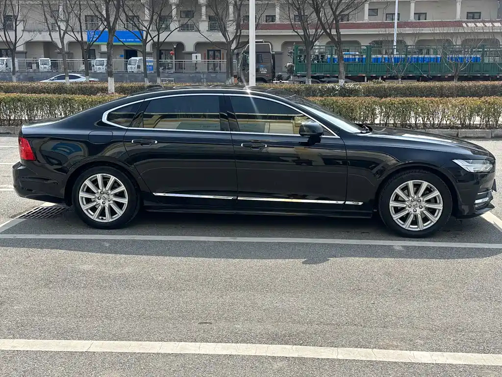 VOLVO S90 2020
