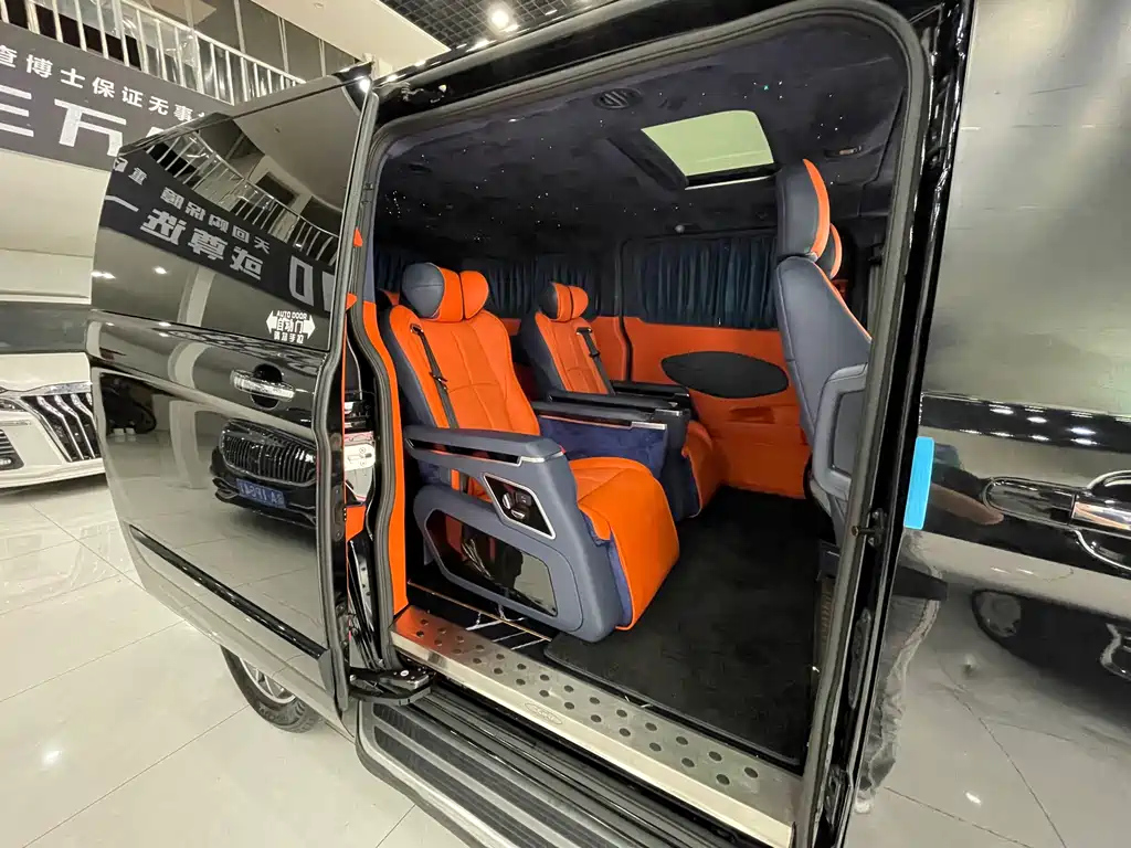 FORD TOUREO 2021