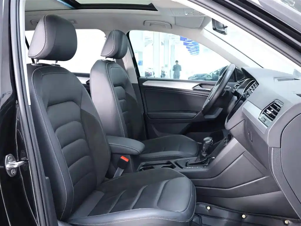 VOLKSWAGEN TIGUAN L 2021