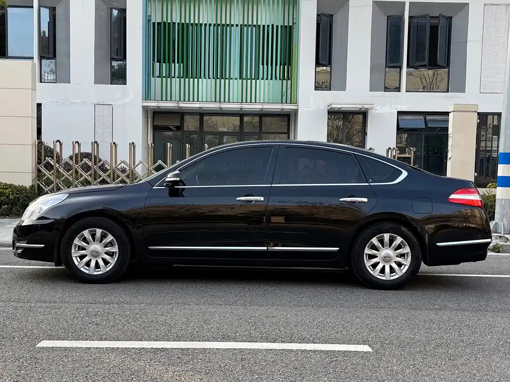 NISSAN TEANA 2009