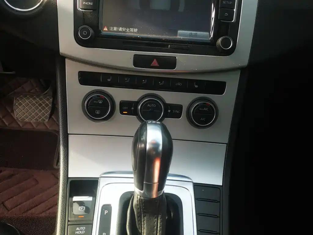 VOLKSWAGEN MAGOTAN 2016