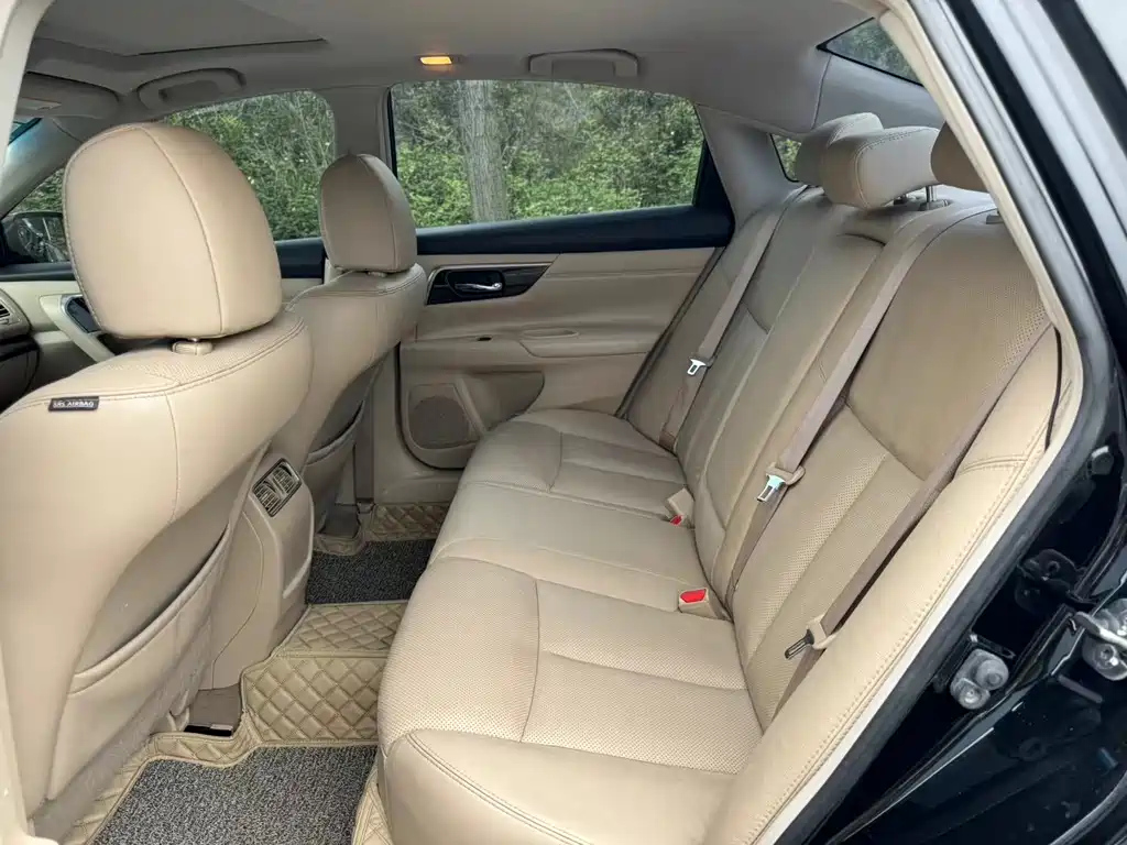 NISSAN TEANA 2015