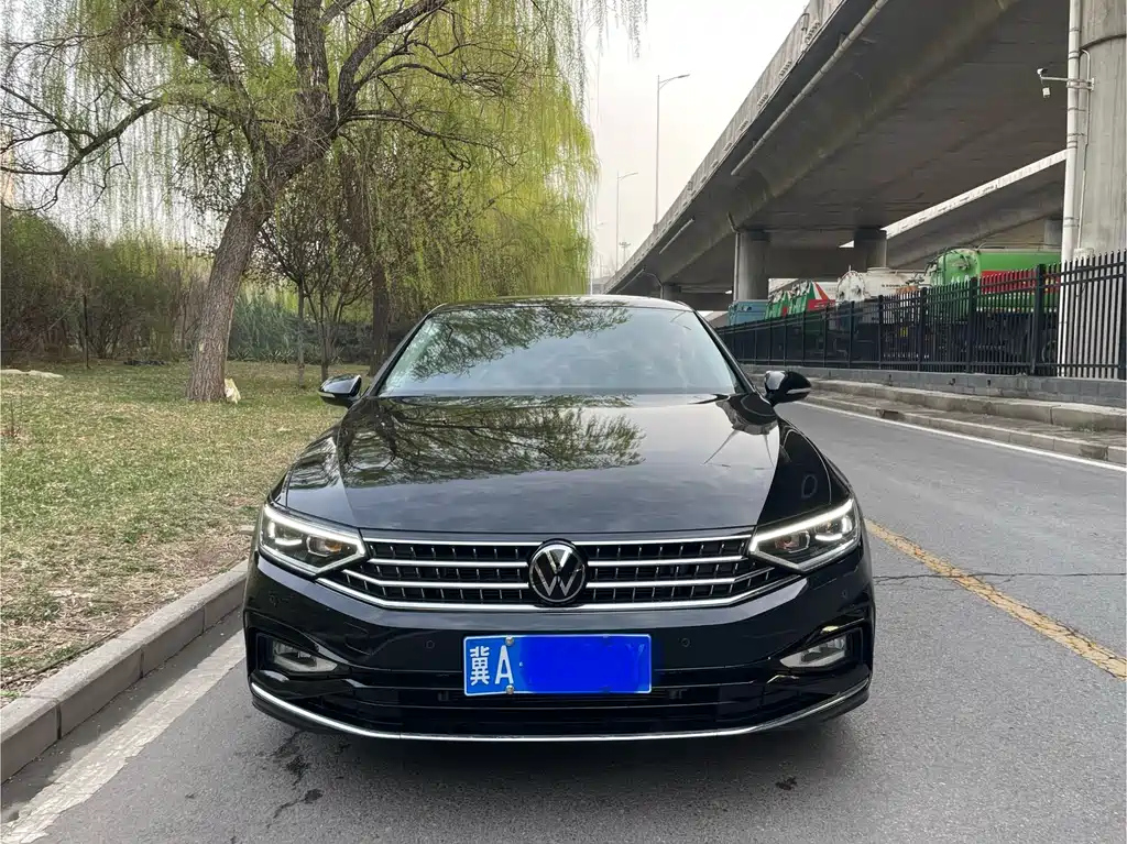 VOLKSWAGEN MAGOTAN 2023