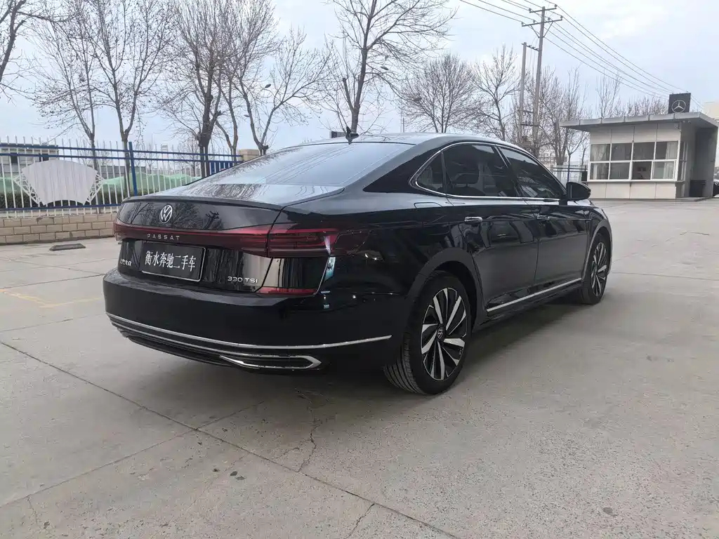 VOLKSWAGEN PASSAT 2022