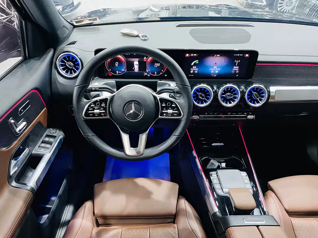 MERCEDES BENZ GLB 2023