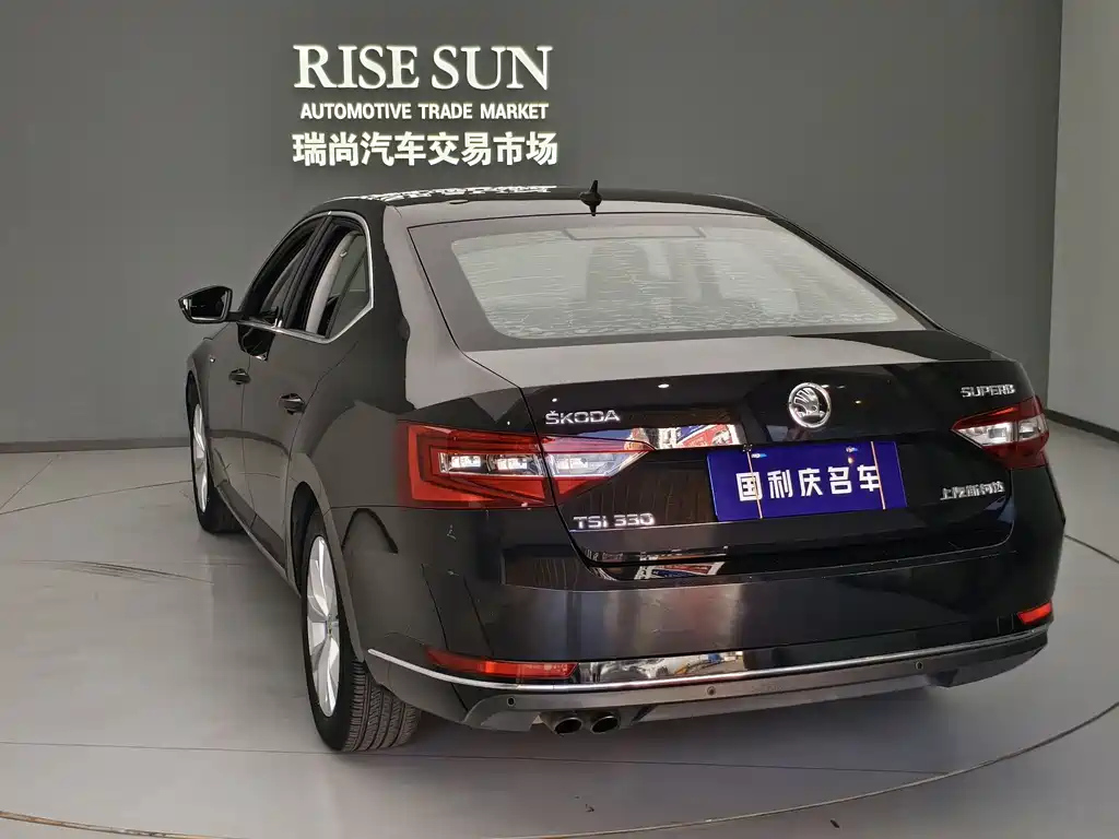 SKODA SUPERB 2016