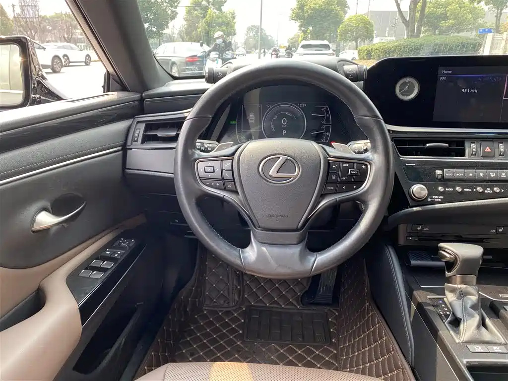 LEXUS ES 2022