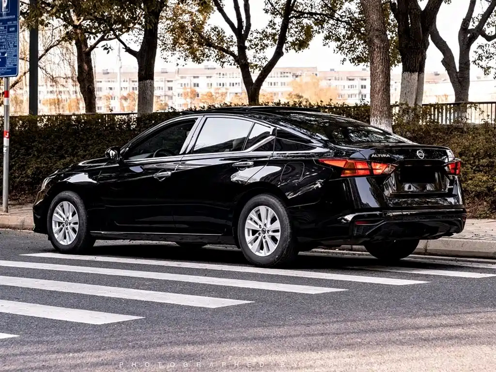 NISSAN TEANA 2020