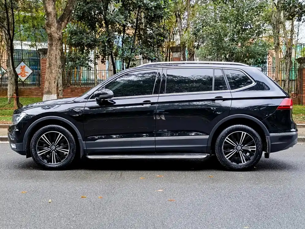 VOLKSWAGEN TIGUAN L 2021