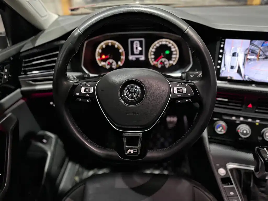 VOLKSWAGEN SAGITAR 2020