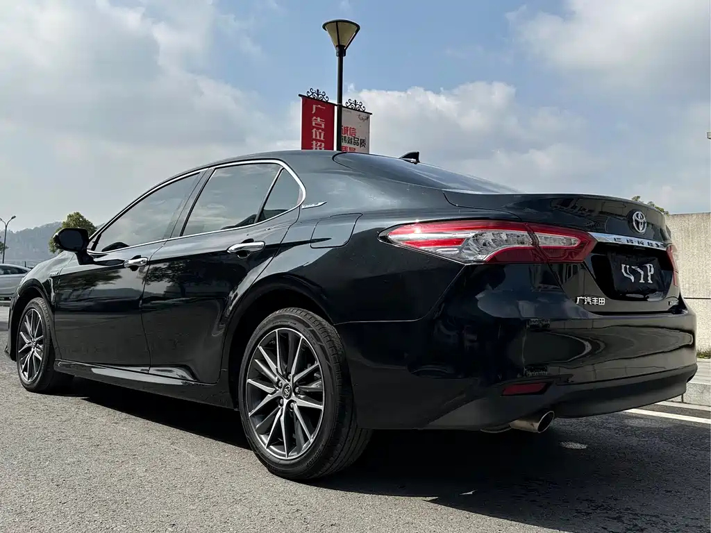 TOYOTA CAMRY 2021