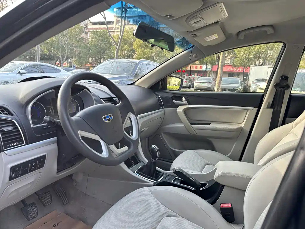 GEELY AUTO EMGRAND 2015