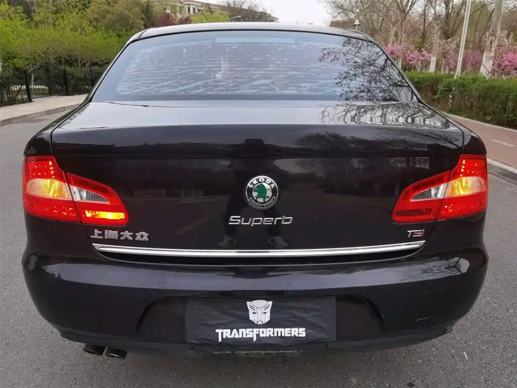 SKODA SUPERB 2013