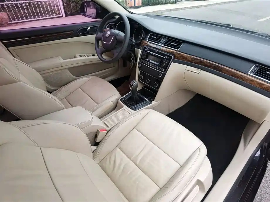 SKODA SUPERB 2013