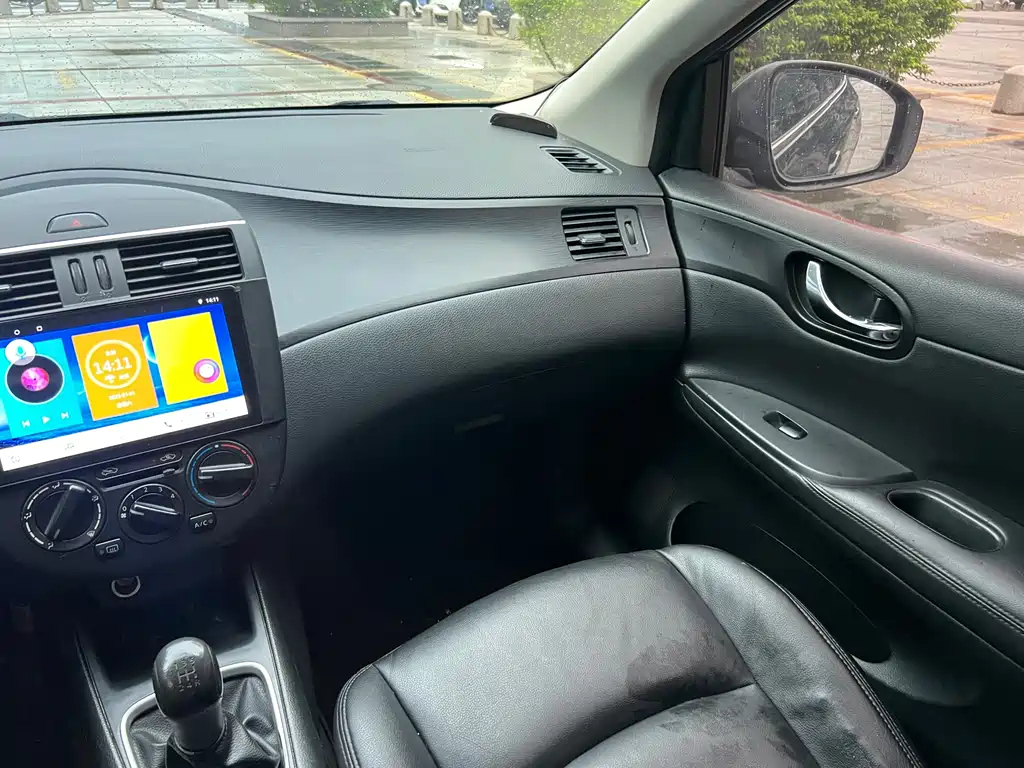 NISSAN TIIDA TIIDA 2012