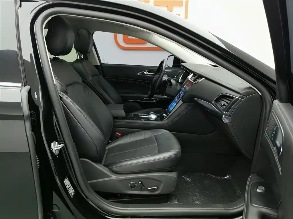 FORD TAURUS 2020
