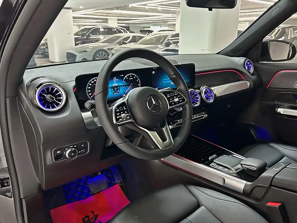 MERCEDES BENZ GLB 2023