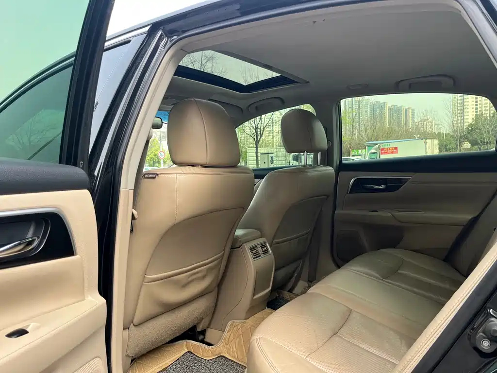 NISSAN TEANA 2018