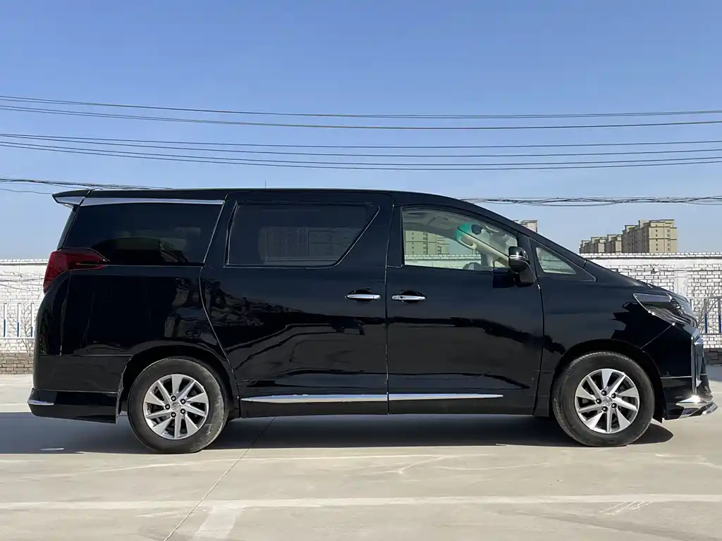 TOYOTA ALPHARD 2012