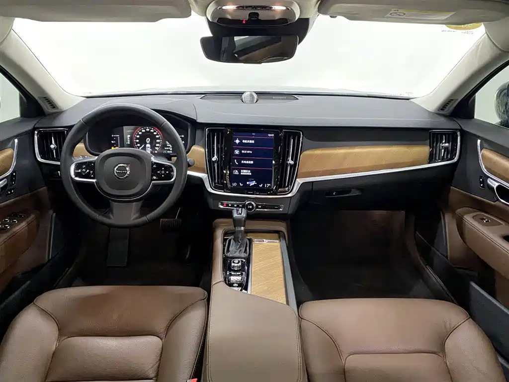 VOLVO S90 2019
